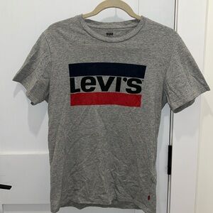 Levi’s Tee